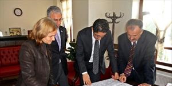 Ara� Belediyesi, e�itime deste�ini s�rd�r�yor