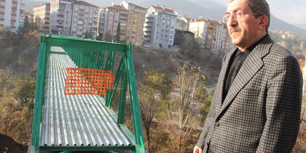 Boğaz Köprüsü görünümünde yaya köprüsü