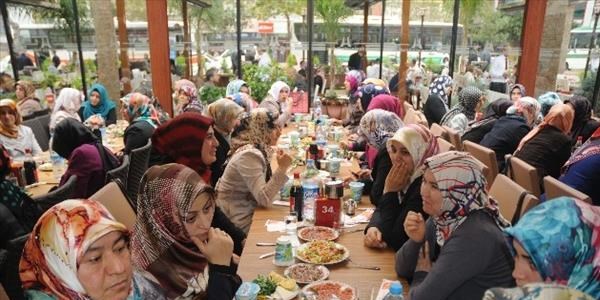 Vali Coş, kuran öğreticileri ile bir araya geldi