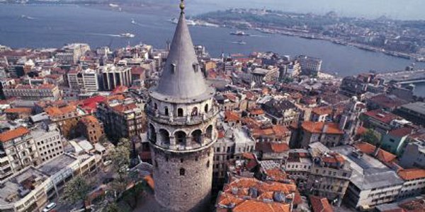 Galata Kulesi'nden d��erek �ld�