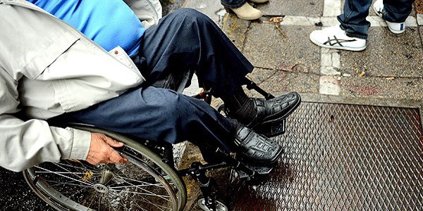 Engellilere 'engel olanlara' ceza geliyor