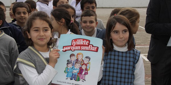 Yetim kardeşlerine sahip çıktılar