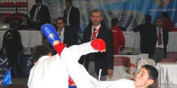 Belediye karate takımından büyük başarı