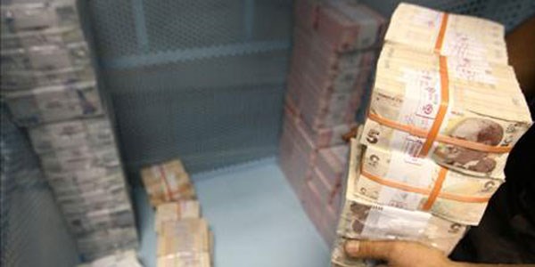 T�rk kad�n� servette d�nya be�incisi