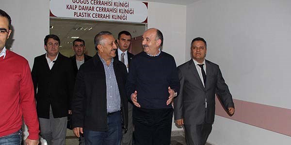 Bakan polisleri atlatarak gece teftişine çıktı/ Video