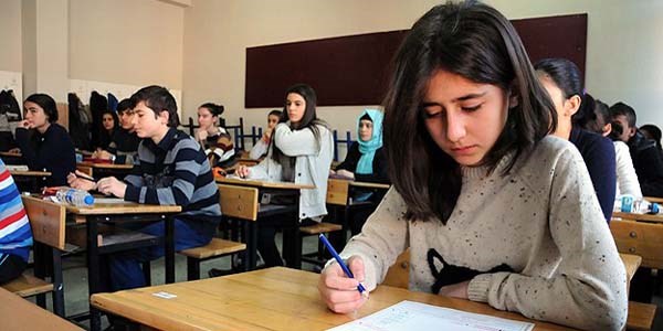 Merkezi sınavların ikinci oturumu yapıldı