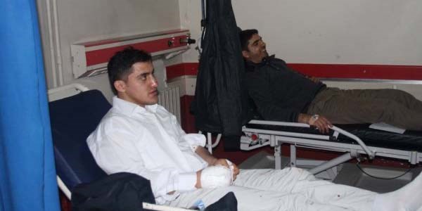 Öğrenci ve öğretmenleri taşıyan minibüsler çarpıştı: 28 yaralı