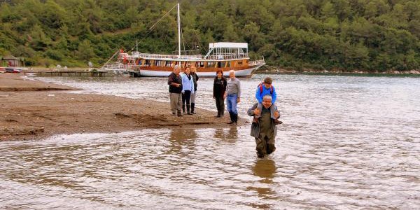 Marmaris'te köylülerin köprü çilesi