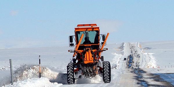 Erzurum'da şimdiden 201 köy yolu kapalı/ Video