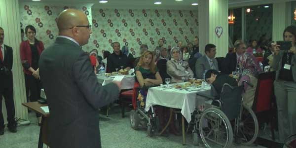 K�tahya'da evlerinden ��kamayan engelliler sosyal hayata kazand�r�l�yor
