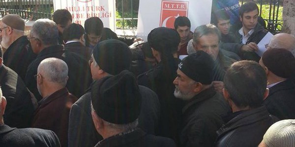 Ayasofya'n�n a��lmas� i�in Bursa'da da imza kampanyas� ba�lat�ld�