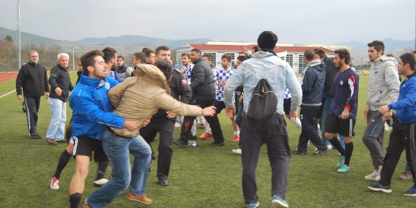 Üniversiteler arası maçta kavga çıktı