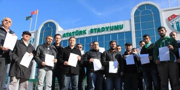 Bursaspor üyeleri olağanüstü kongre için imza topladı