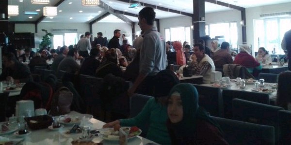 Tekirda�'da E�itim-Bir-Sen'li �yeler kahvalt�da bulu�tu