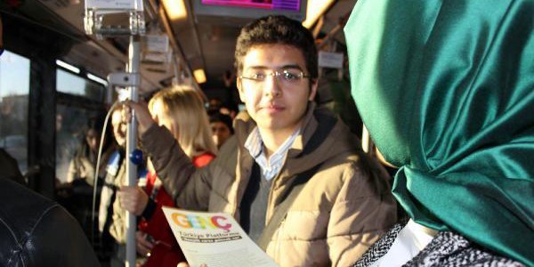 Metrob�ste yer verme eylemi