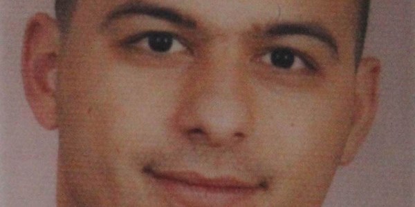 Nişanlısının evinin önünde intihar etti