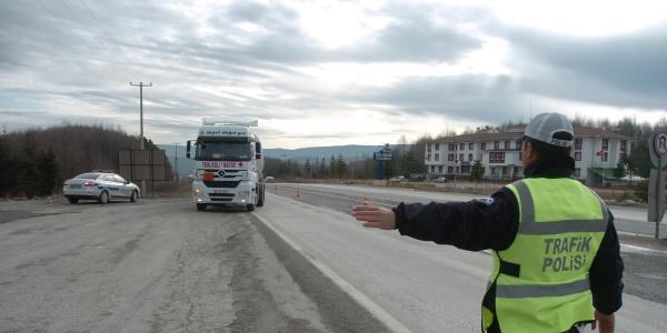 Bolu Dağı'nda kar lastiği kontrolü
