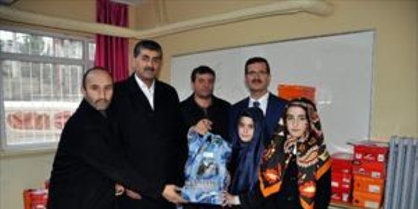 ��renim g�rd��� okulun ��rencilerini unutmad�
