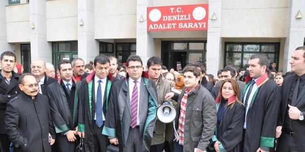 Denizli'de 'gezi' sanklarn 36 avukat savundu
