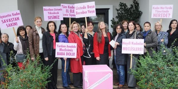 Kadınlardan 'pembe sandık'lı uyarı