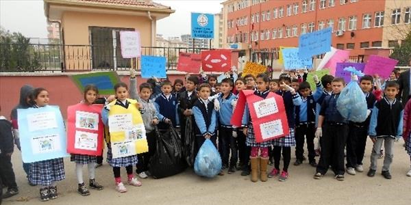 Öğrencilerden anlamlı davranış