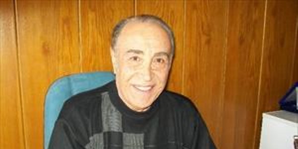 Şair-yazar Uçar'a 'Şiir Krallığı Ödülü'