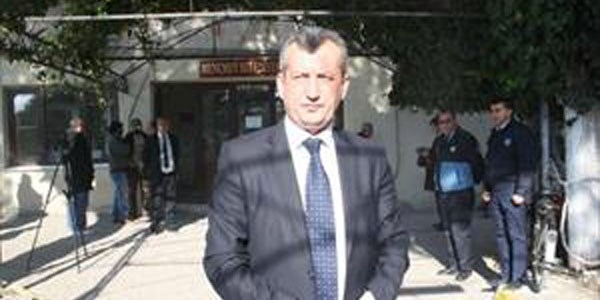 Belediye Ba�kan�'na 6 ay 7 g�n hapis cezas�