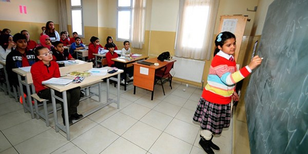 Bakan Avcı'dan küçük yazara mektup