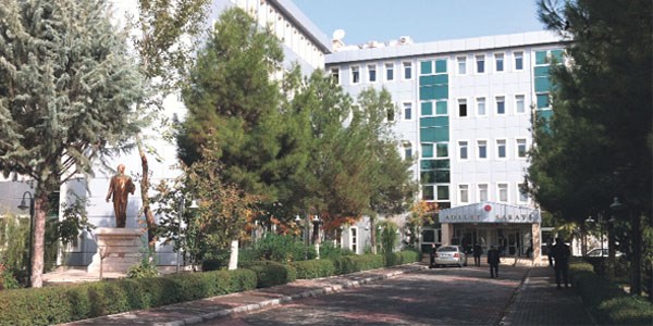 Adliyeden uyuşturucu çalanlara 18'er yıl hapis