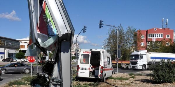 Kazada ambulans s�r�c�s�ne alkol muayenesi
