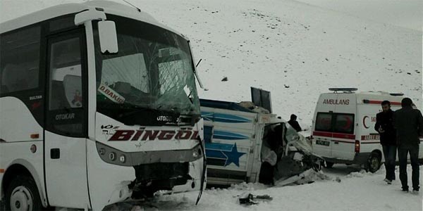 Bingöl'de trafik kazası: 1 ölü, 3 yaralı