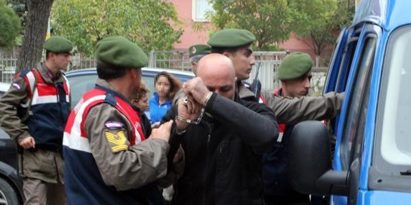 Urla'da kız öğrencilere tacize iki tutuklama