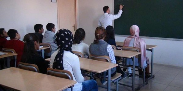 Dersaneye öğrenci veren öğretmene yüzde 10 pay vermişler!