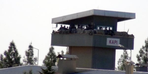 Kara Kuvvetleri Komutanı Suriye sınırında