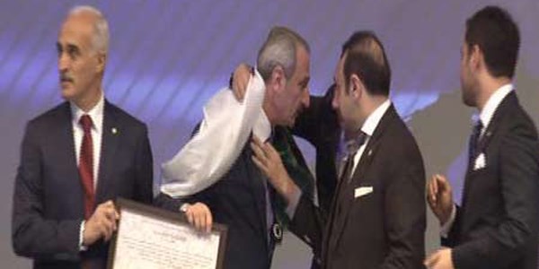 Bakan'ı kızdıran hareket!