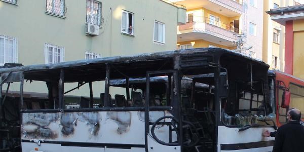 S�r�c� kursunun 3 e�itim arac� yand�