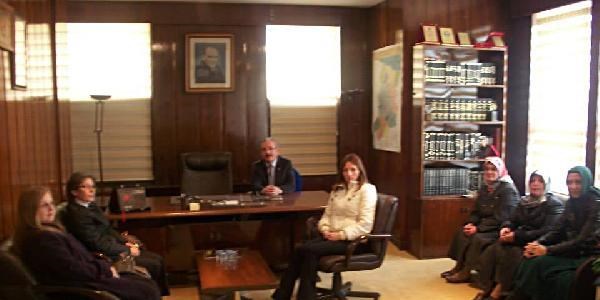 2 memuru vuran ba�kan�n makam koltu�una kimse oturmuyor