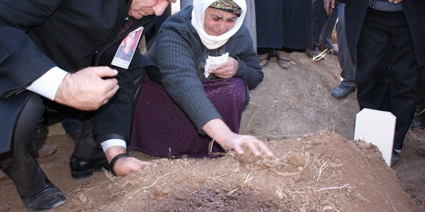 PKK'l kadn Doubayazt'ta topraa verildi