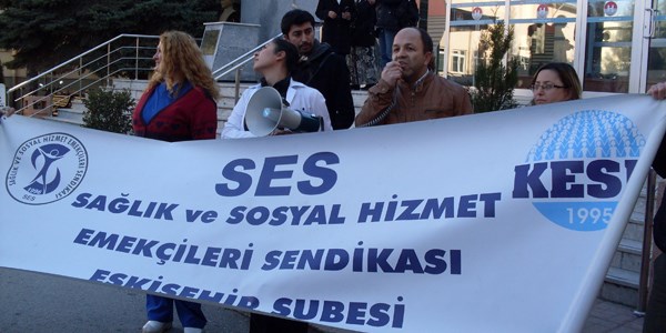 Sa�l�k��lardan performans ele�tirisi