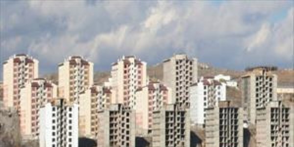 Kars'ta kentsel dönüşüm projesi soğuğa rağmen devam ediyor