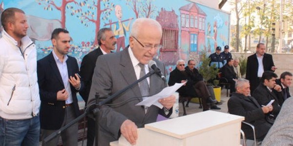 Emeklilik ikramiyesiyle hayalini kurdu�u kap�y� yapt�rd�