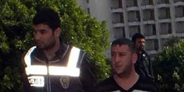 Yaşı kadar suç kaydı var