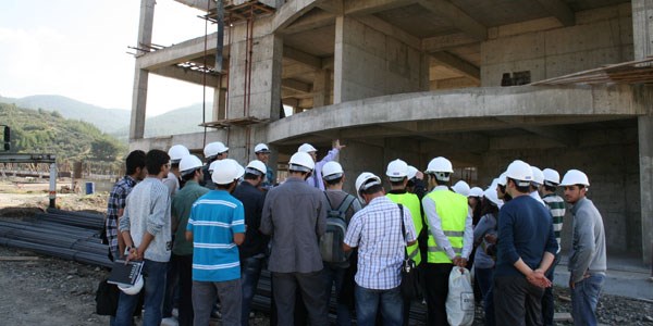 �n�aat b�l�mlerinde kalite d���yor mu?