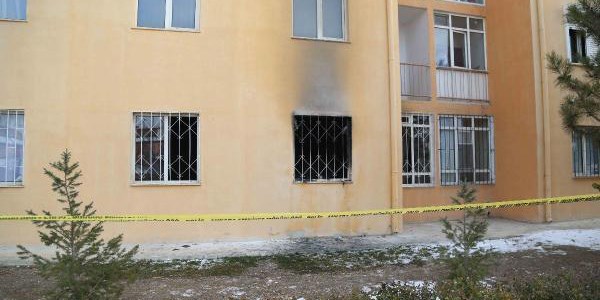 Felçli anne ve oğlu yangında öldü