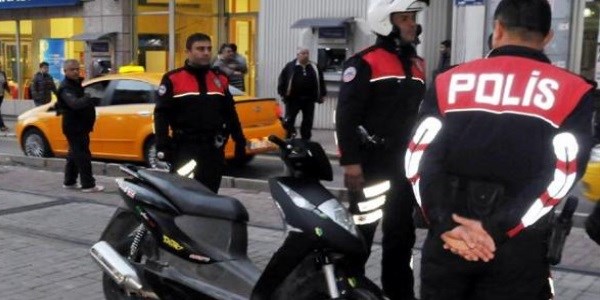 Polisten kaçarken kaza yaptılar: 2 yaralı