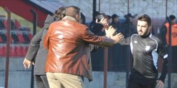 Sefa ve G�rkan golleriyle Ayd�nspor 1923'� s�rtl�yor