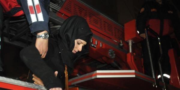 4 katlı iş hanında yangın paniği