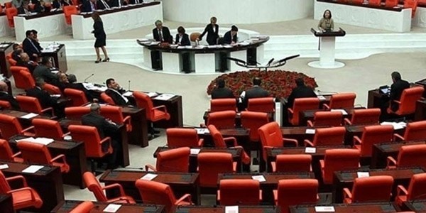 Davutoğlu hakkındaki gensoru önergesi kabul edilmedi