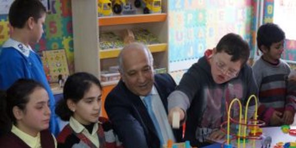 Artvin'de ��renci, engelli ve hamile kamu �al��anlar�na resmi tatil