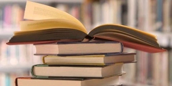 Hastalara kitap okudular